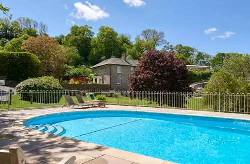 4 bedroom Garden House beach and hot tub in Devon