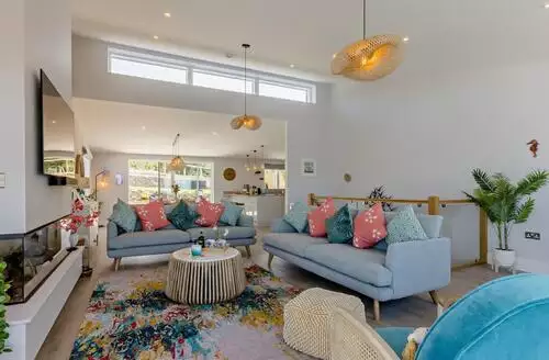 4 bedroom 4 Bed Cottage In Appledore in Devon