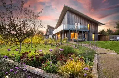 5 bedroom 5 Bed Cottage In Weston in Devon