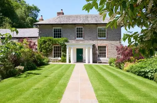 6 bedroom Gitcombe House in Devon