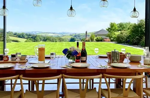 6 bedroom Island Yard in Devon