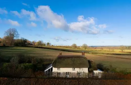2 bedroom Rose Cottage in Devon