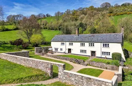 6 bedroom Rosewood Farmstead in Devon
