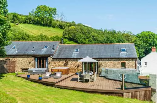 5 bedroom The Old Barn in Devon