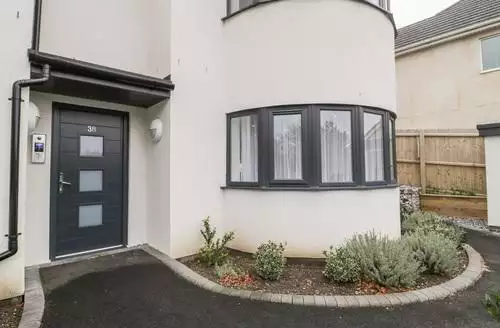 2 bedroom Flat 2 in Dorset