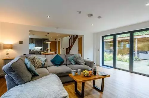 2 bedroom 2 Bed Cottage In Weymouth beach and hot tub in Dorset