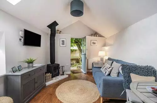 1 bedroom The Old Stables  beach and hot tub in Dorset