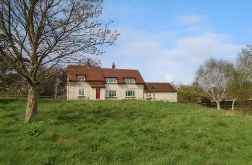 3 bedroom Rempstone Farmhouse in Dorset