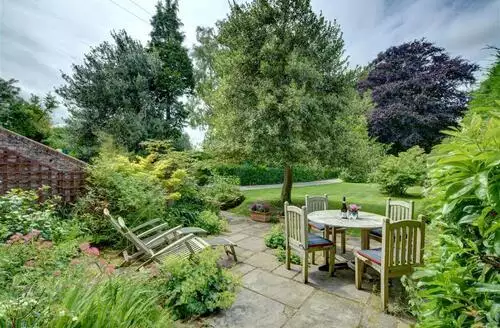 2 bedroom 2 Bed Apartment In Sandwich in Forest Of Dean