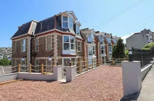 7 bedroom Bradley House beach and hot tub in North Devon