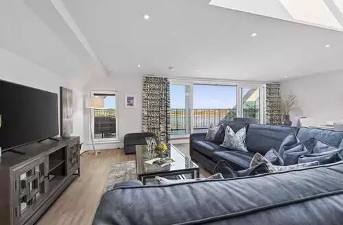 3 bedroom 3 Bed Apartment In Padstow in Padstow