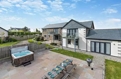 6 bedroom 6 Bed Cottage In Padstow in Padstow