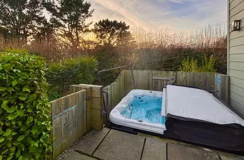 2 bedroom Hoburne in Padstow