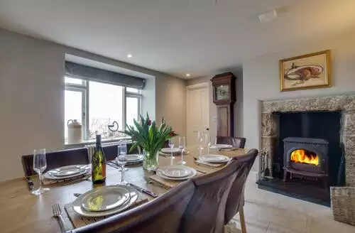 4 bedroom 4 Bed Cottage In Newlyn in Porthleven