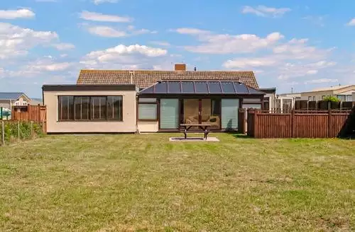 3 bedroom Beach Bungalow beach and hot tub in Somerset