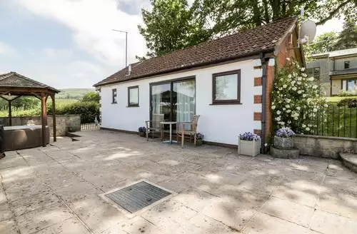 1 bedroom The Stables beach and hot tub in Somerset