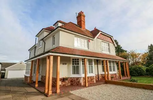 7 bedroom Westholme Lodge beach and hot tub in Somerset