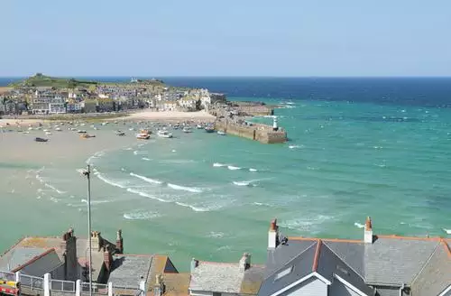 4 bedroom Waves End in St Ives
