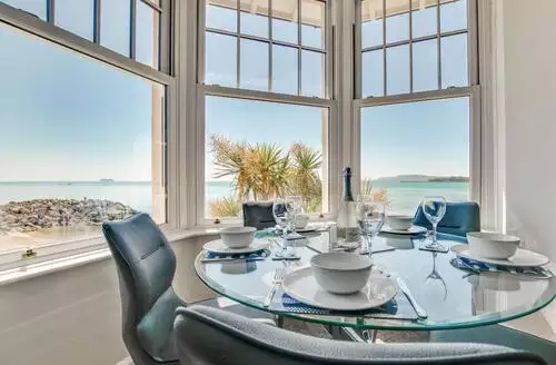 2 bedroom 2 Bed Apartment In Weymouth in Weymouth