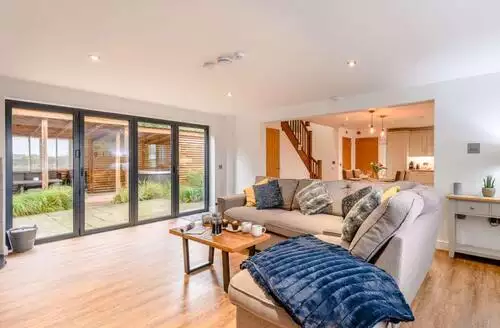 2 bedroom 2 Bed Cottage In Weymouth in Weymouth