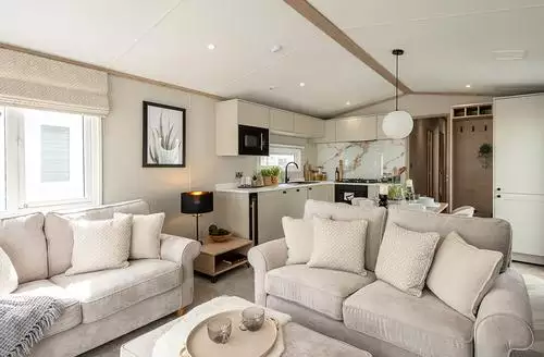 4 bedroom Premium Hot Tub 4 Bedroom Holiday Home Sleeps 8 in Wiltshire
