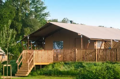 2 bedroom The Woody Safari Tent (Pet) in Wiltshire