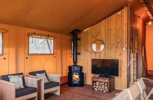2 bedroom The Woody Safari Tent in Wiltshire
