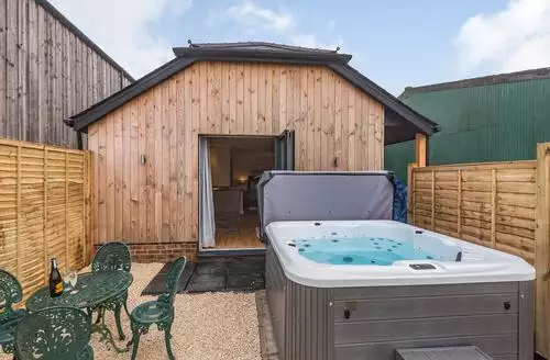 1 bedroom Valley View Cottage Ukc5157 in Wiltshire
