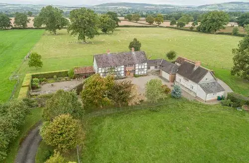 7 bedroom Bearwood House And Cottage in Herefordshire