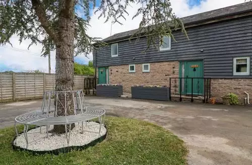 2 bedroom Beekeeper's Cottage in Herefordshire