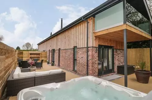 2 bedroom Lugg View in Herefordshire