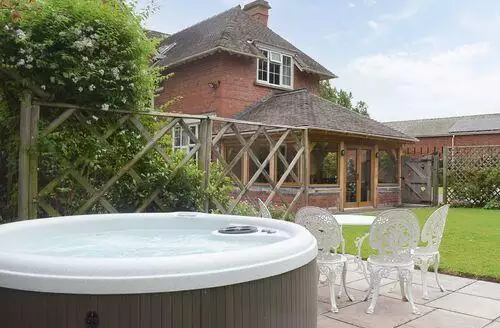 2 bedroom The Woodshed in Herefordshire