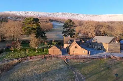 6 bedroom White Haywood Farmhouse in Herefordshire