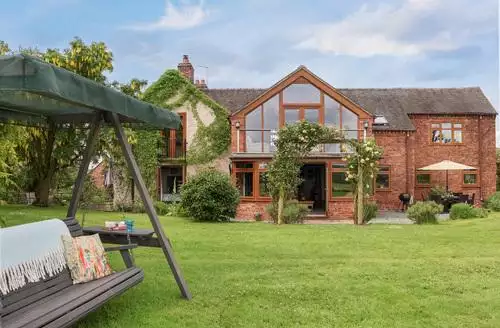 3 bedroom Lake View Cottage in Shropshire