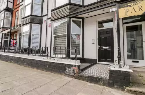 1 bedroom North Bay Retreat in Scarborough