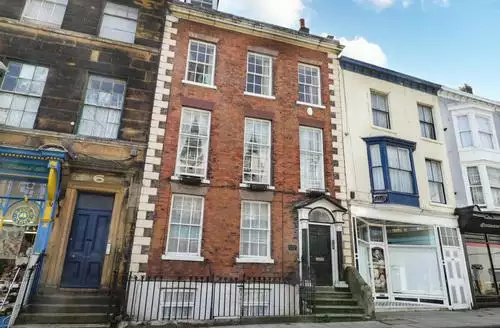 4 bedroom Regent House in Scarborough
