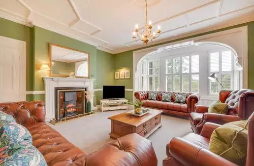 4 Bed Cottage In Scarborough
