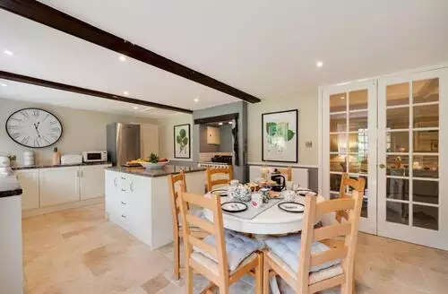 4 Bed Cottage In Scarborough