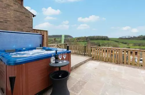 4 bedroom 4 Bed Cottage In Suffield in Scarborough