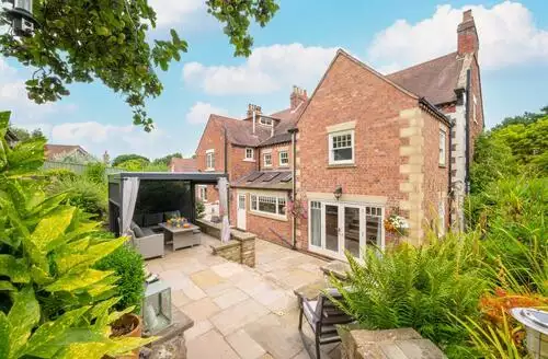 5 bedroom 5 Bed Cottage In Scalby in Scarborough
