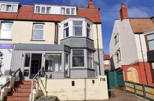 8 bedroom North Beach Lodge in Scarborough