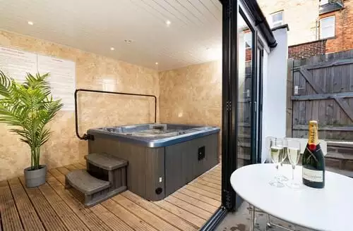 6 bedroom Town House I   Uk12894 in Scarborough