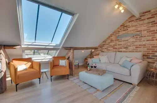 2 bedroom 2 Bed Apartment In Whitby in Whitby