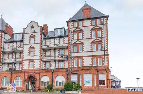4 bedroom Cairns Vista in Whitby