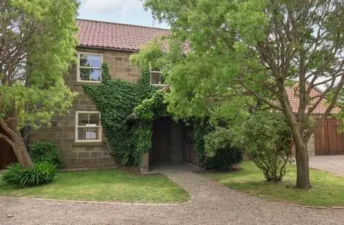 4 bedroom Crossbutts Farmhouse beach and hot tub in Whitby
