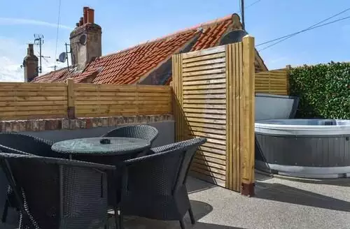 2 bedroom Wesley Chapel in Whitby