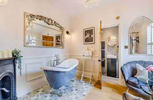6 bedroom Jorvik Villas in York
