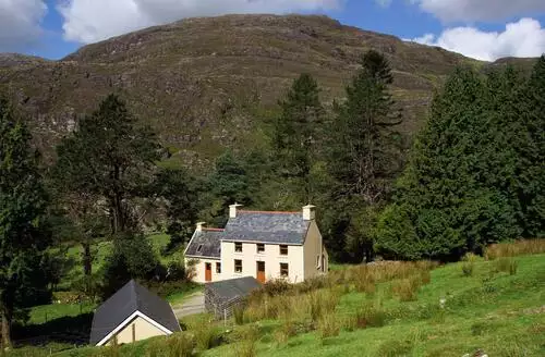 4 bedroom 4 Bed Cottage In Adrigole in Cork