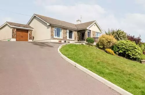 3 bedroom An Radharc ÃLainn in Cork