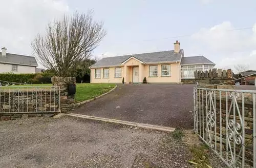 3 bedroom Raheen in Cork